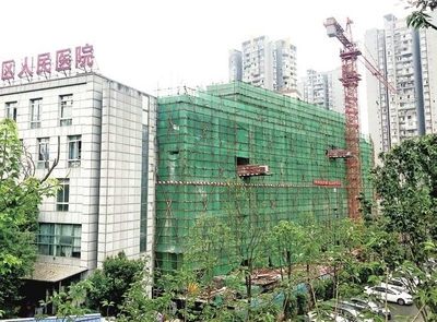 醫(yī)院建筑主體已完成封頂,目前正在進(jìn)行室內(nèi)外裝修